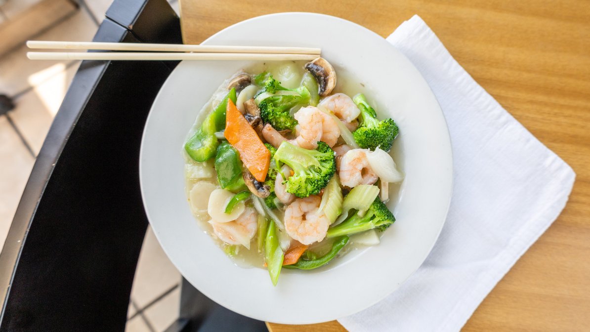 Order Shrimp with Vegetables food online from Blue Gibbon Chinese Restaurant store, Cincinnati on bringmethat.com