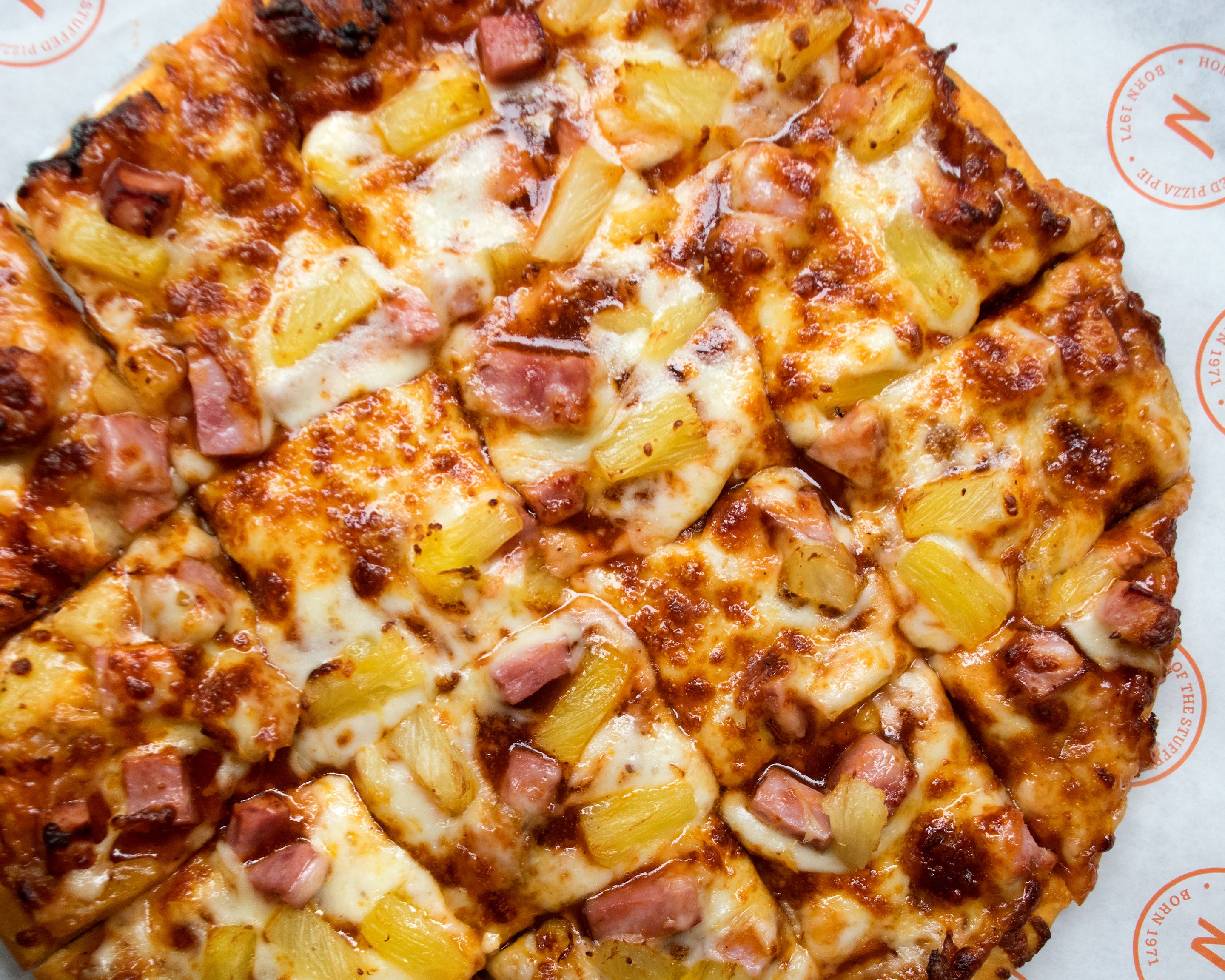 Order Thin Crust Hawaiian BBQ Chicken Pizza - Small 10'' (16 Slices) (Serves 1-2 People) food online from Nancy's Pizza store, Atlanta on bringmethat.com