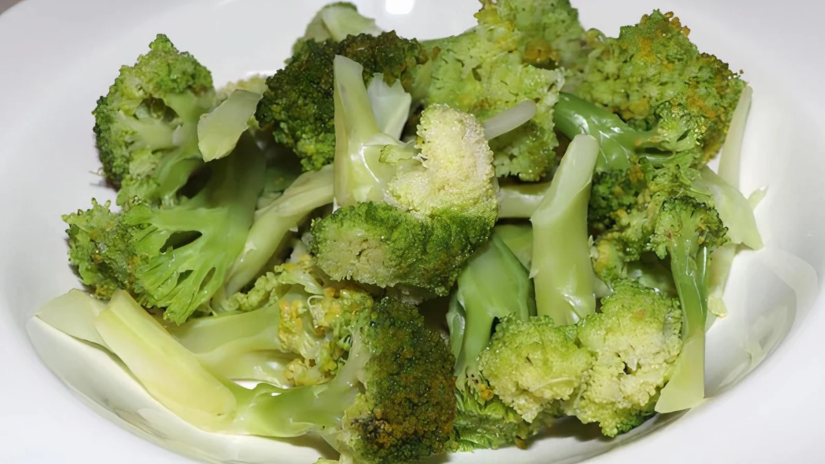 Order Side Broccoli food online from Lee Family Deli store, Camden on bringmethat.com