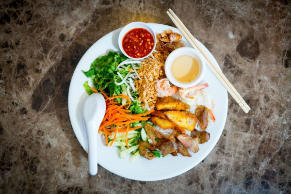 Order Vietnamese House Vermicelli noodle ( BUN) food online from Pho Noodle House store, Placentia on bringmethat.com