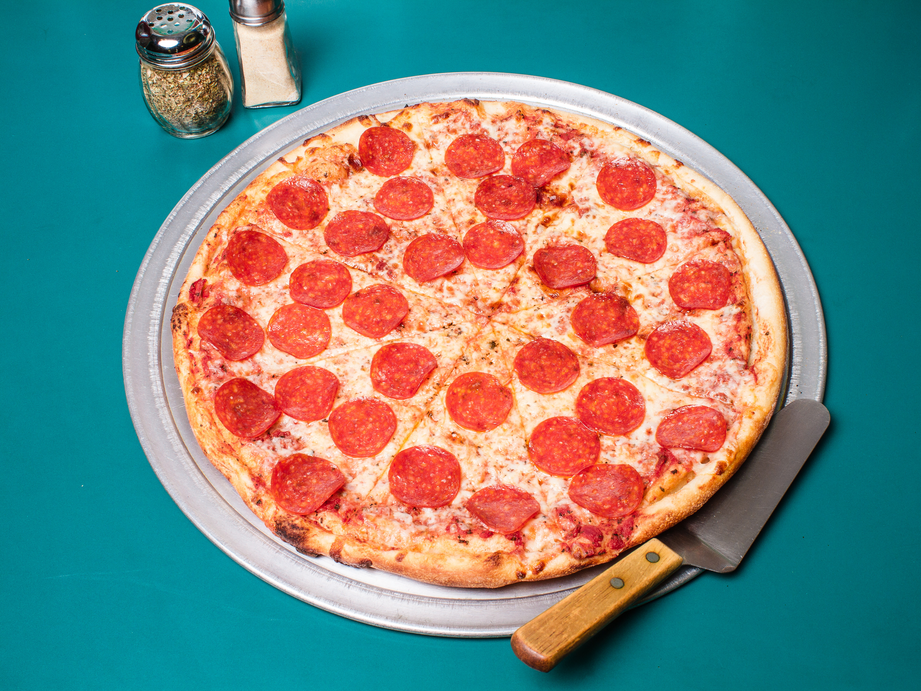 Order Meatlover's Pizza food online from Napoli's Pizza store, Virginia Beach on bringmethat.com