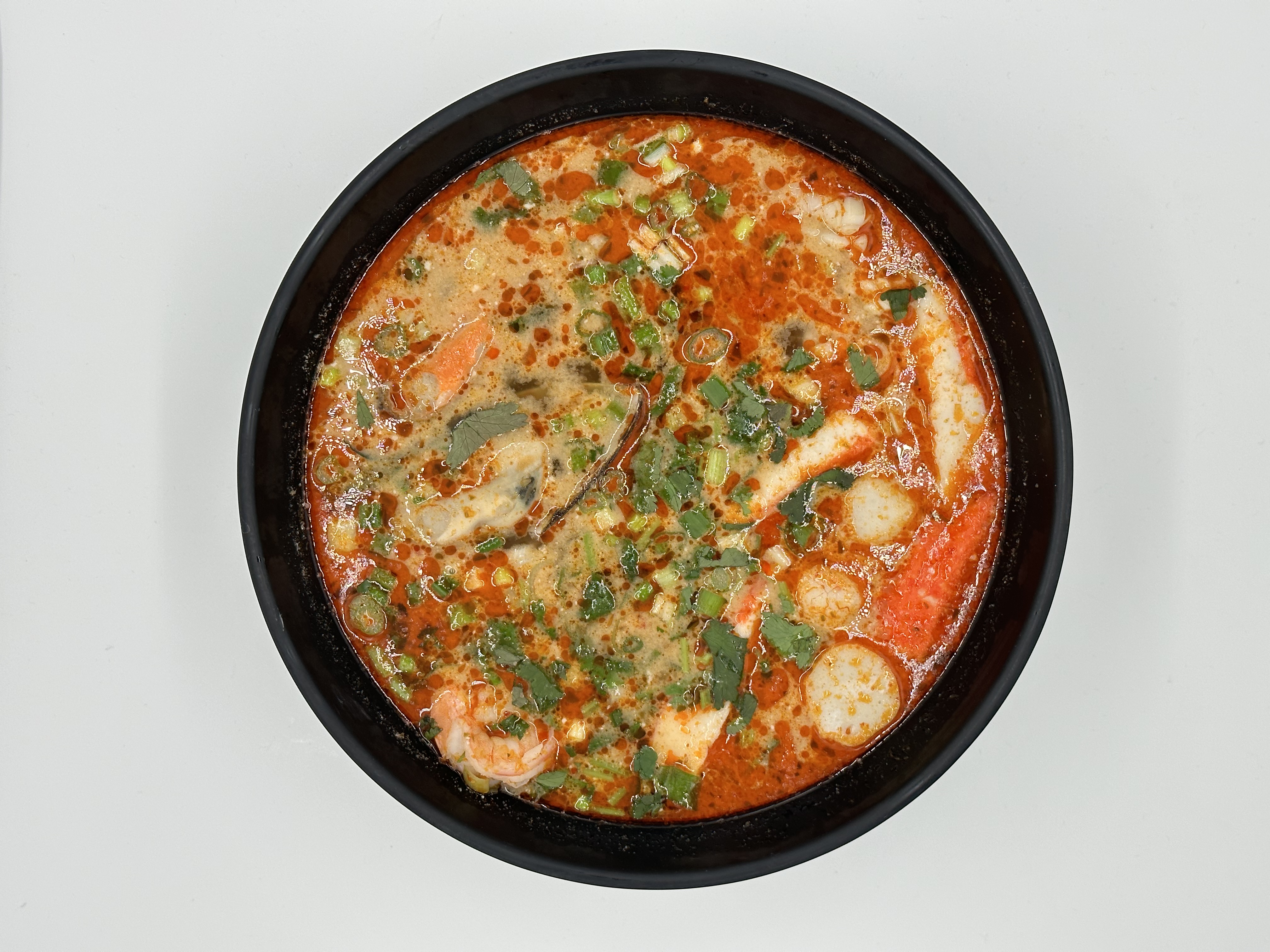 Order H2. Red Curry Seafood Noodle Soup food online from House of Pho store, Hoffman Estates on bringmethat.com