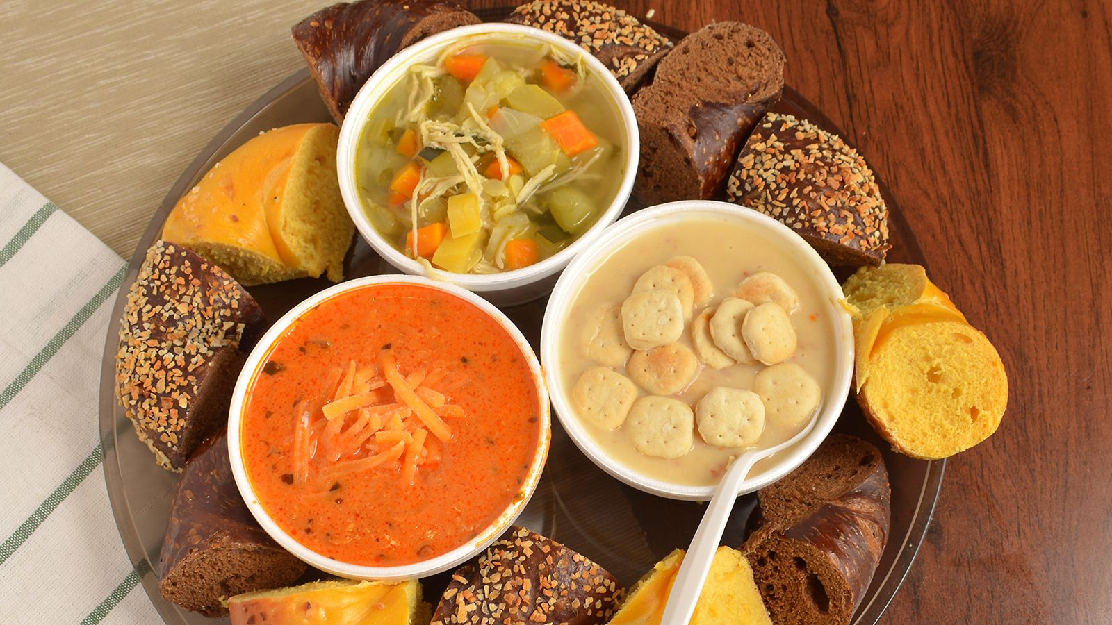 Order Chicken Vegetable Soup (16oz.) food online from East Northport Bagel Cafe store, East Northport on bringmethat.com