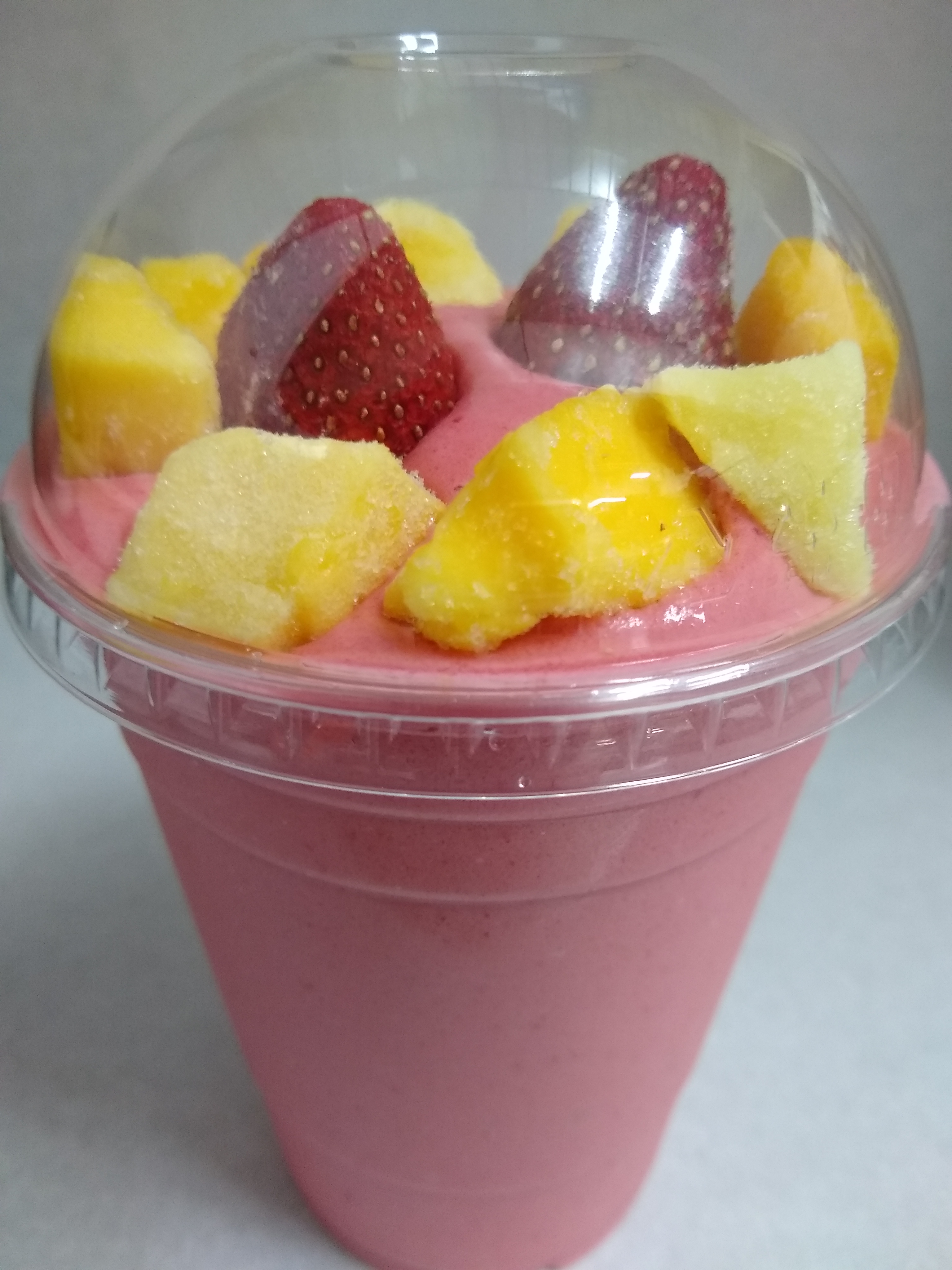 Order Strawberry Smoothie food online from Mama Bear Kitchen store, Quincy on bringmethat.com
