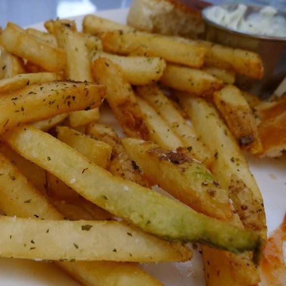Order Greek Cube Fries food online from Shawarma Express store, Marietta on bringmethat.com
