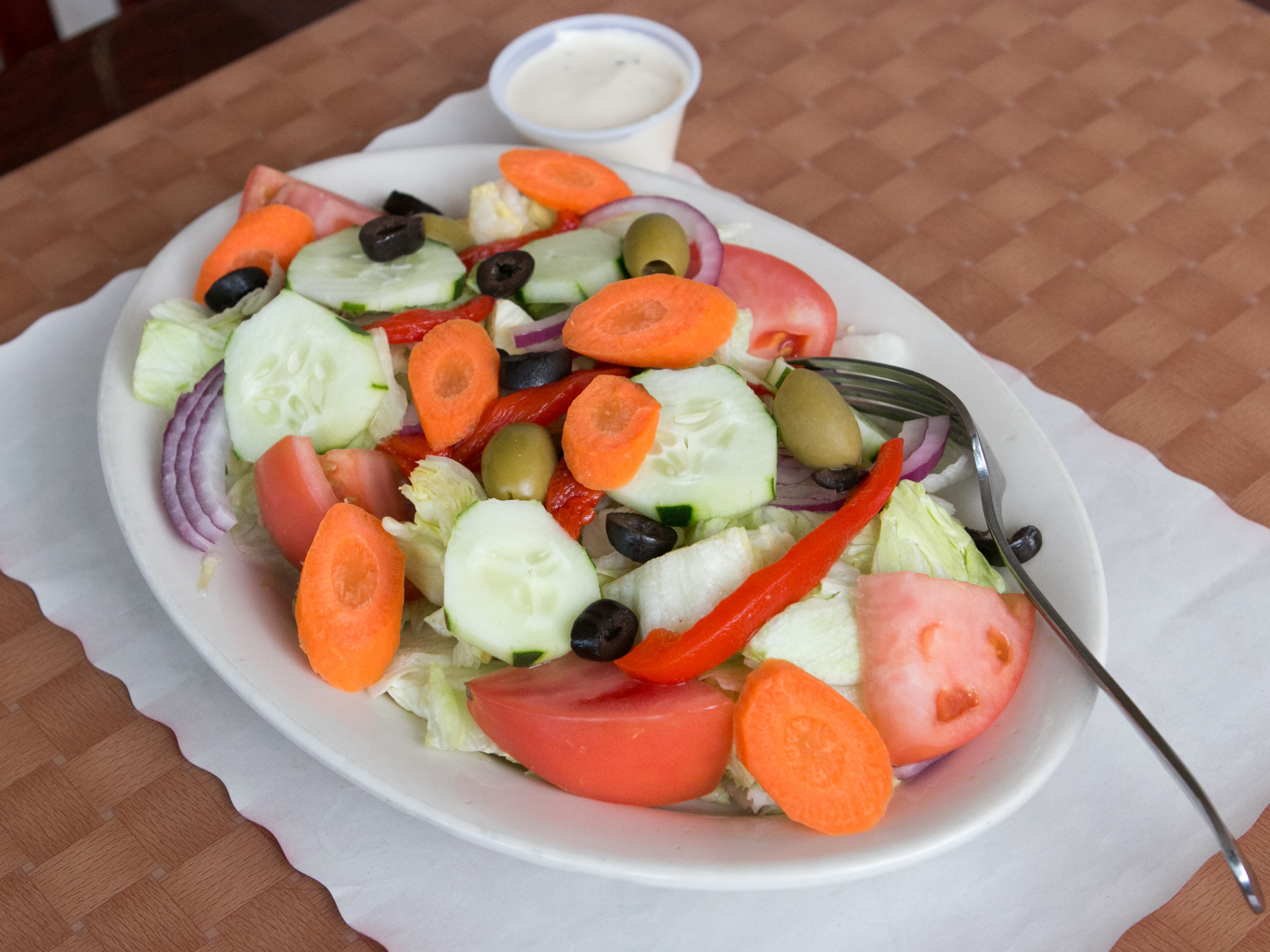 Order Fresh Tossed Salad food online from Geo's Pizzeria & Restaurant store, Richmond Hill on bringmethat.com