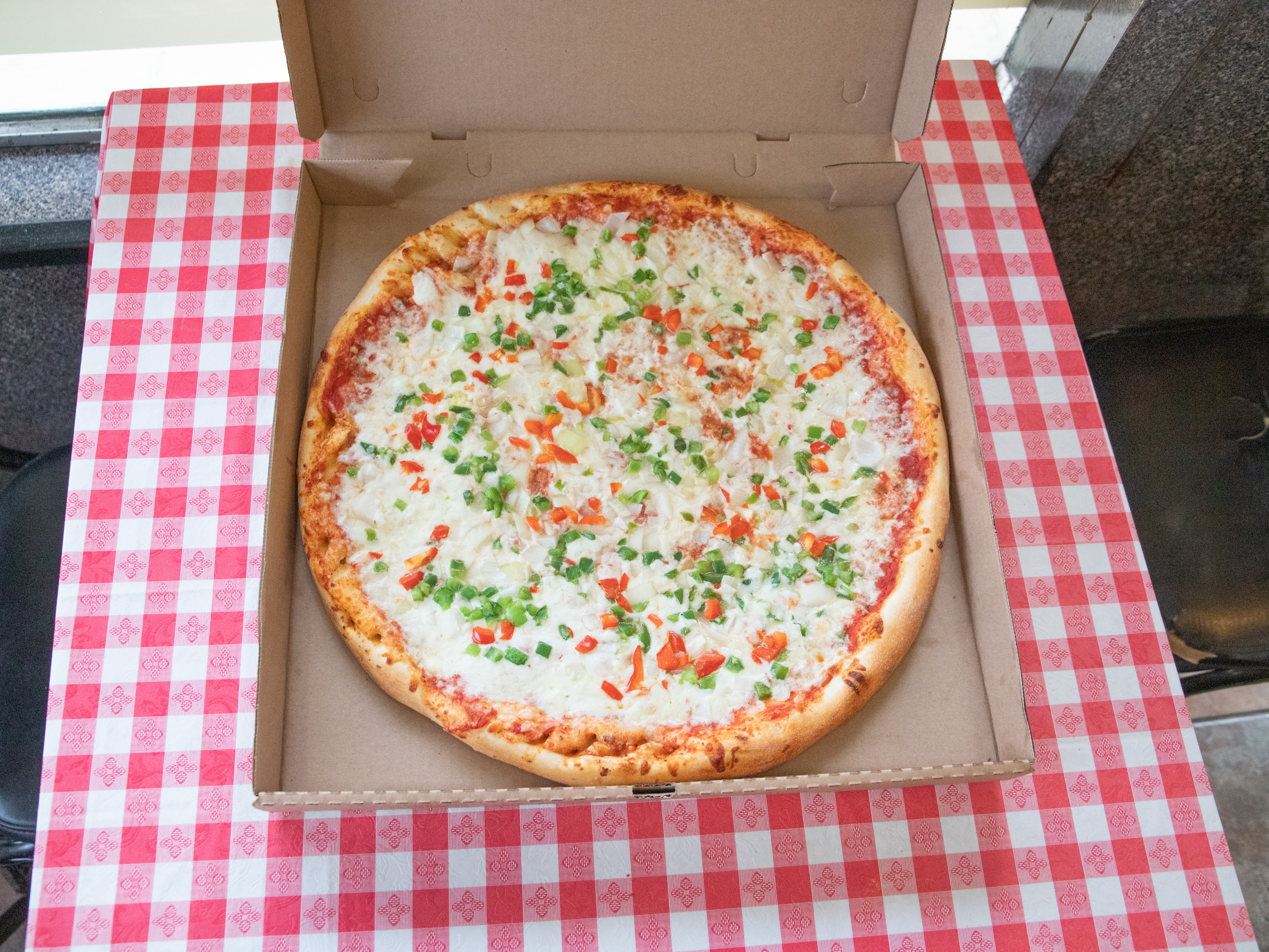 Order Veggie Lover's Pizza food online from Pizza Central store, Albany on bringmethat.com