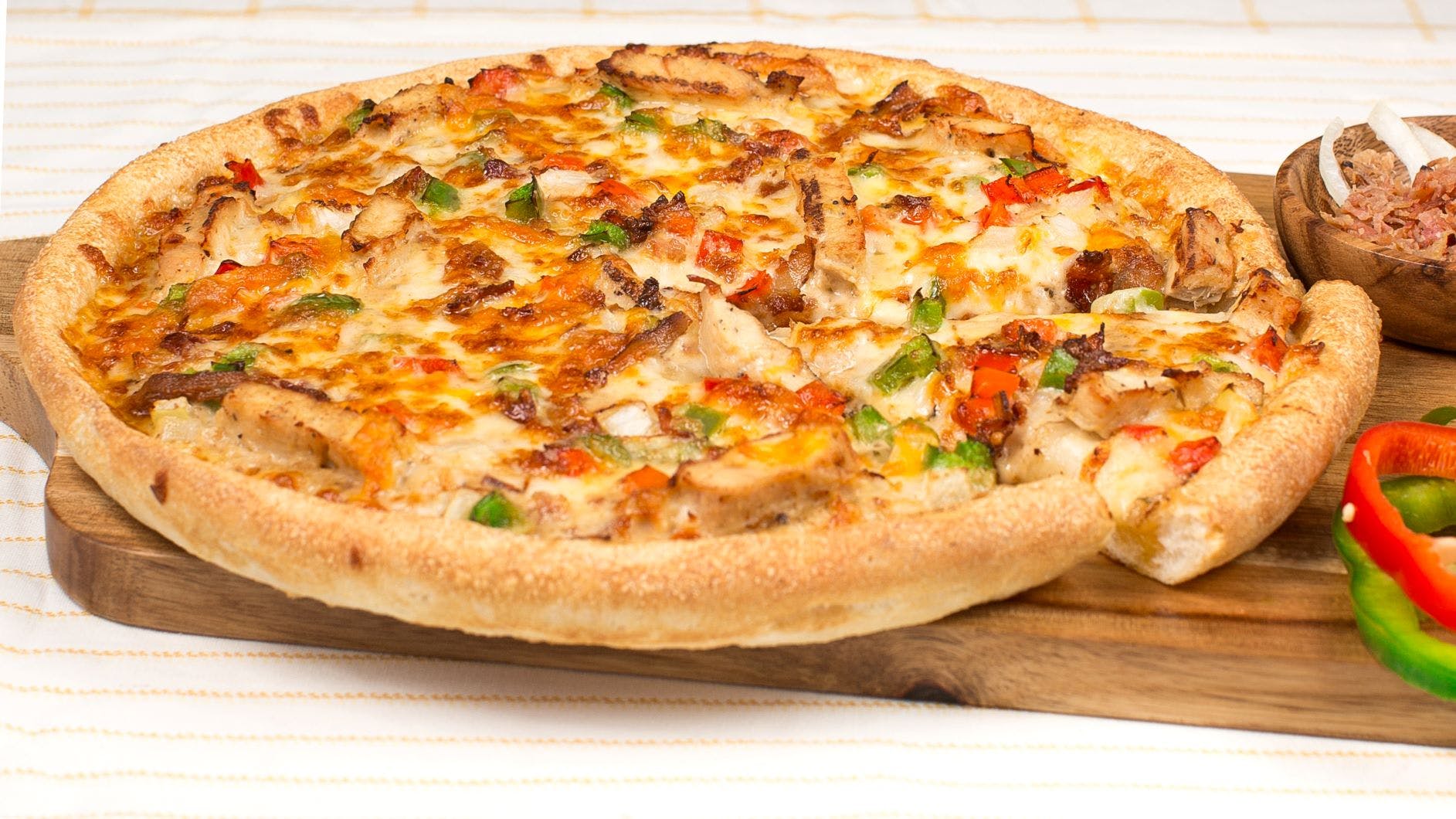 Order Santa Fe Chicken Pizza - Personal 8'' food online from Sarpino Pizzeria store, Houston on bringmethat.com