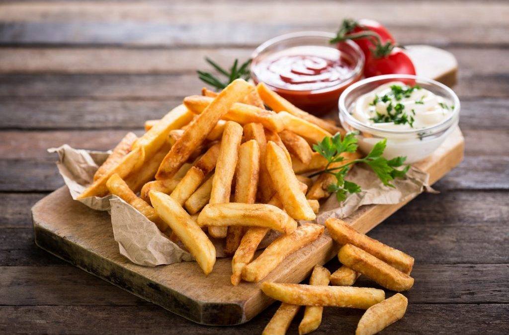 Order French Fries  food online from Bobs Pizza and Chicken store, Upper Darby on bringmethat.com