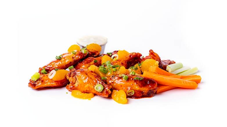 Order *8 Chicken Wings* food online from Tap Room store, Massapequa Park on bringmethat.com
