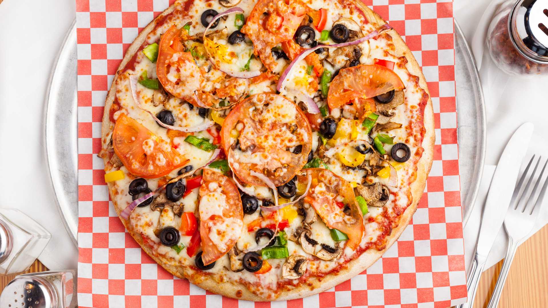 Order Veggie Pizza food online from Fat Joe store, Oceanside on bringmethat.com