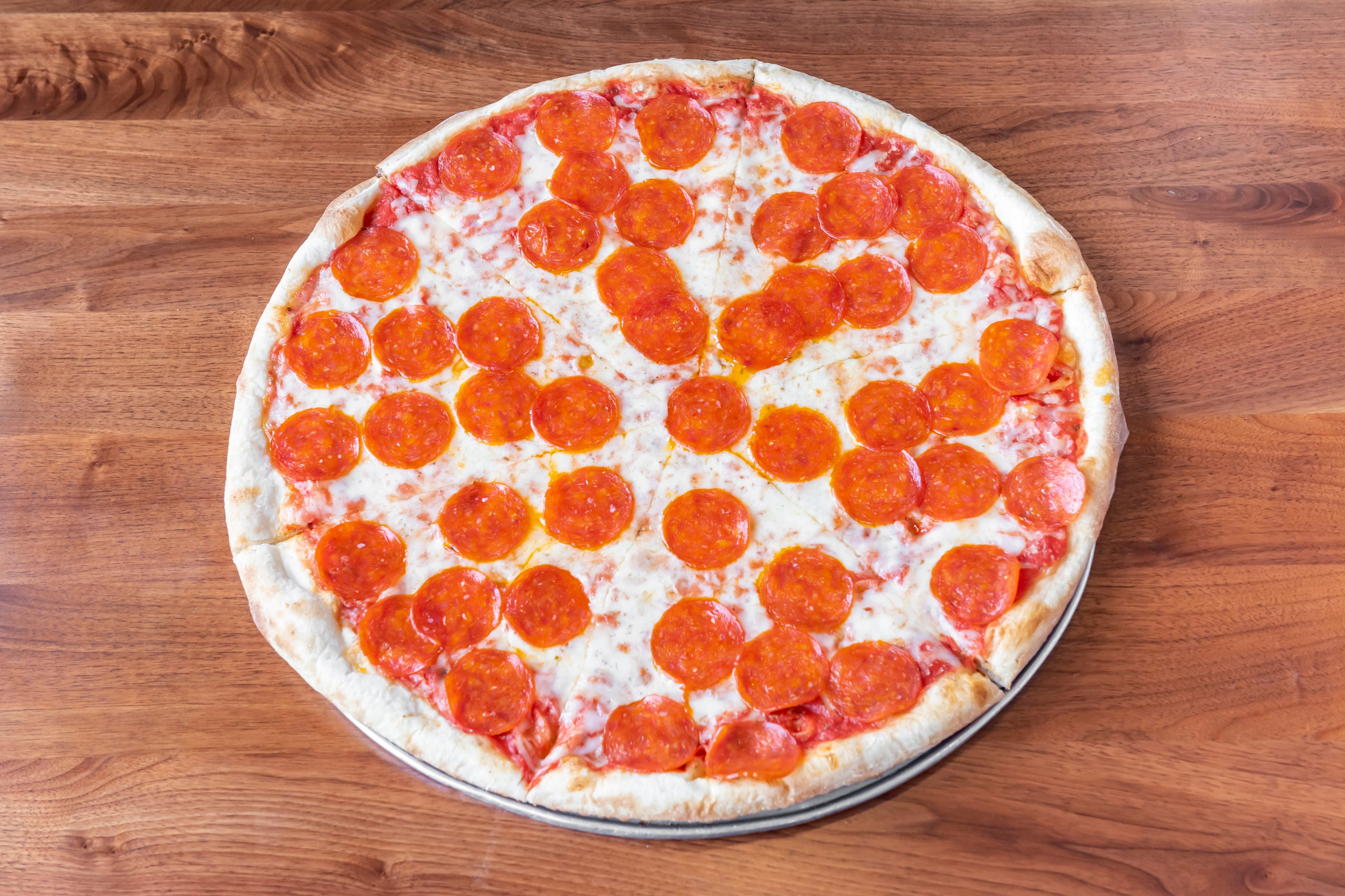Order Pepperoni Pizza - 16" food online from Pescatores Restaurant store, Glen Mills on bringmethat.com