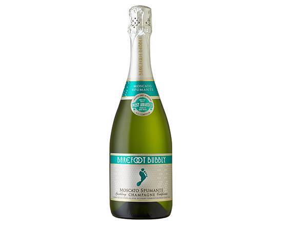 Order Barefoot Bubbly Moscato Spumante, 750mL champagne (10.5% ABV) food online from Signal Liquor store, Signal Hill on bringmethat.com