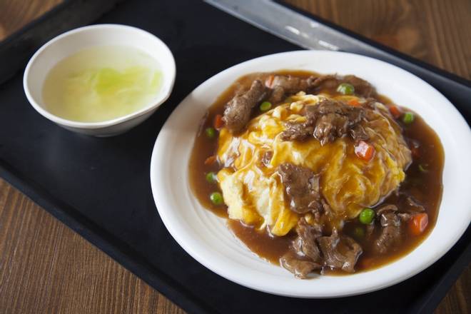 Order RE6 Scrambled Eggs ＆ Beef Over Rice 滑蛋牛肉飯* food online from Chicken dijon store, Los Angeles on bringmethat.com