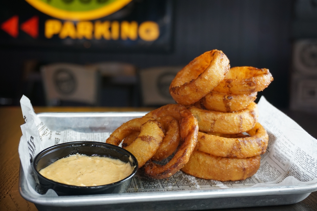 Order Onion Rings food online from Danny's Pizza & Burger Bar store, Chicago on bringmethat.com