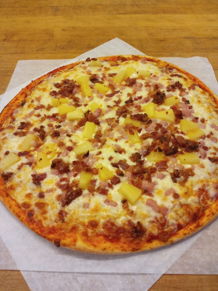 Order Hot Hawaiian Pizza - Small 10'' food online from Big D Pizza store, Clyde on bringmethat.com
