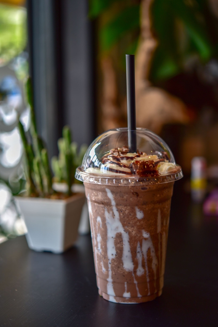 Order Mocha Cappuccino Shake food online from Mike's Pizza store, Parlin on bringmethat.com