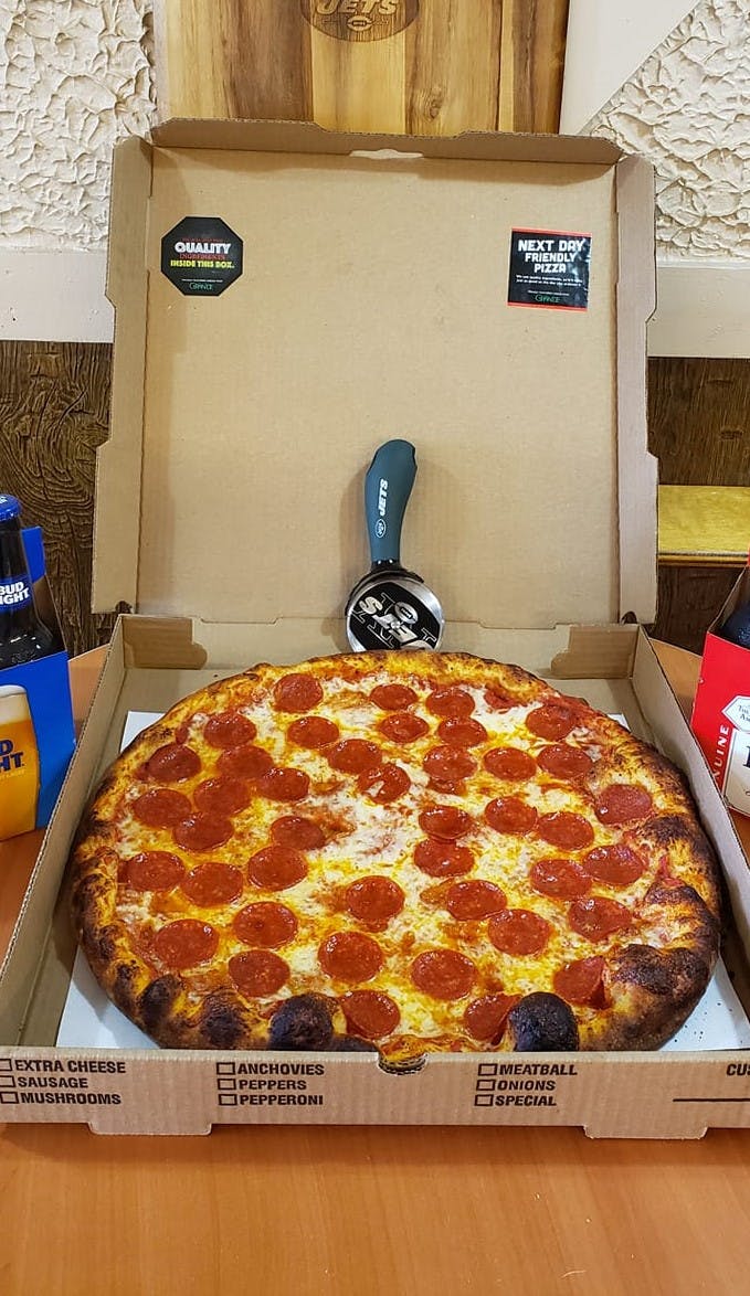 Order Medium 14" One Topping Pizza Special - Special food online from Andrea's Pizza store, Hampton on bringmethat.com