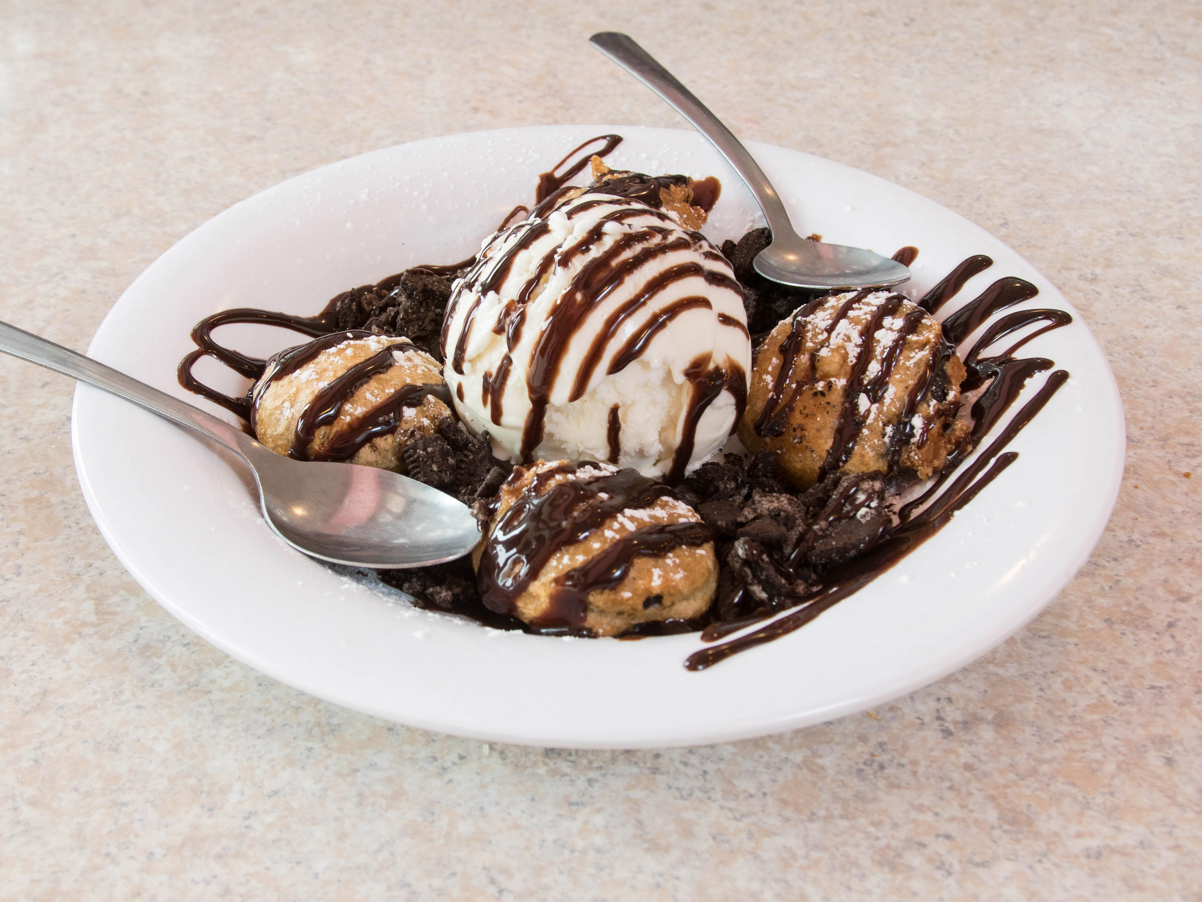 Order Fried Oreo Cookies a la Mode food online from Cheeburger Cheeburger store, Saint Louis on bringmethat.com
