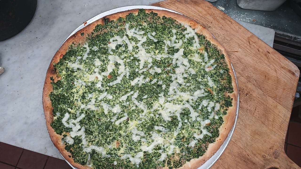 Order Spinach Alfredo Pizza - Pizza food online from Ciccios Pizza store, Brooklyn on bringmethat.com