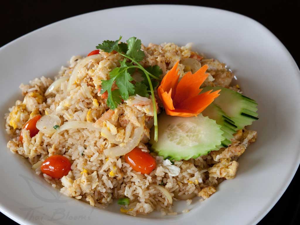 Order 61. Crab Fried Rice food online from Aura Thai store, Long Beach on bringmethat.com