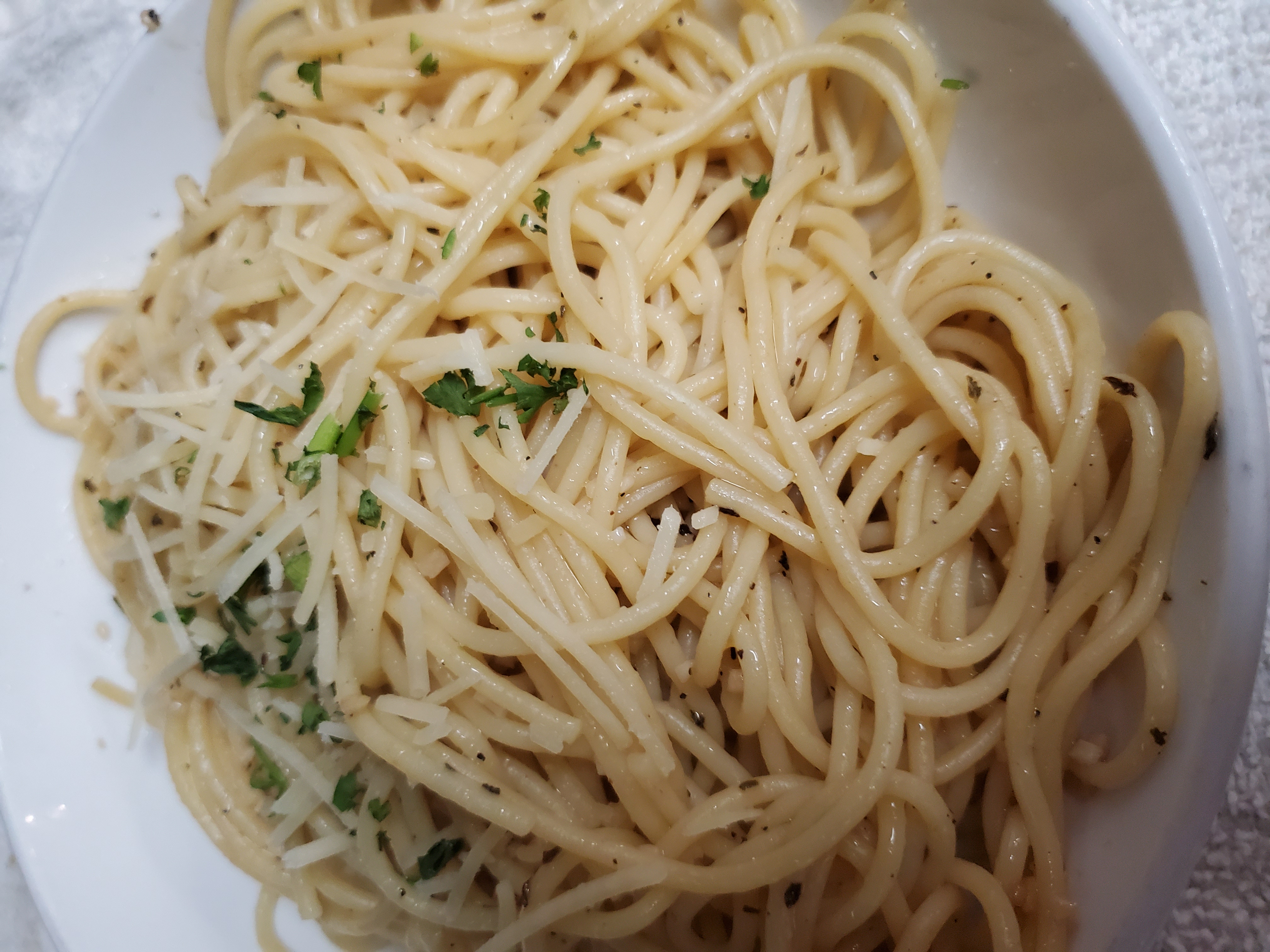 Order Spaghetti with Butter and Garlic food online from Joe Boccardi's Ristorante store, Saint Louis on bringmethat.com