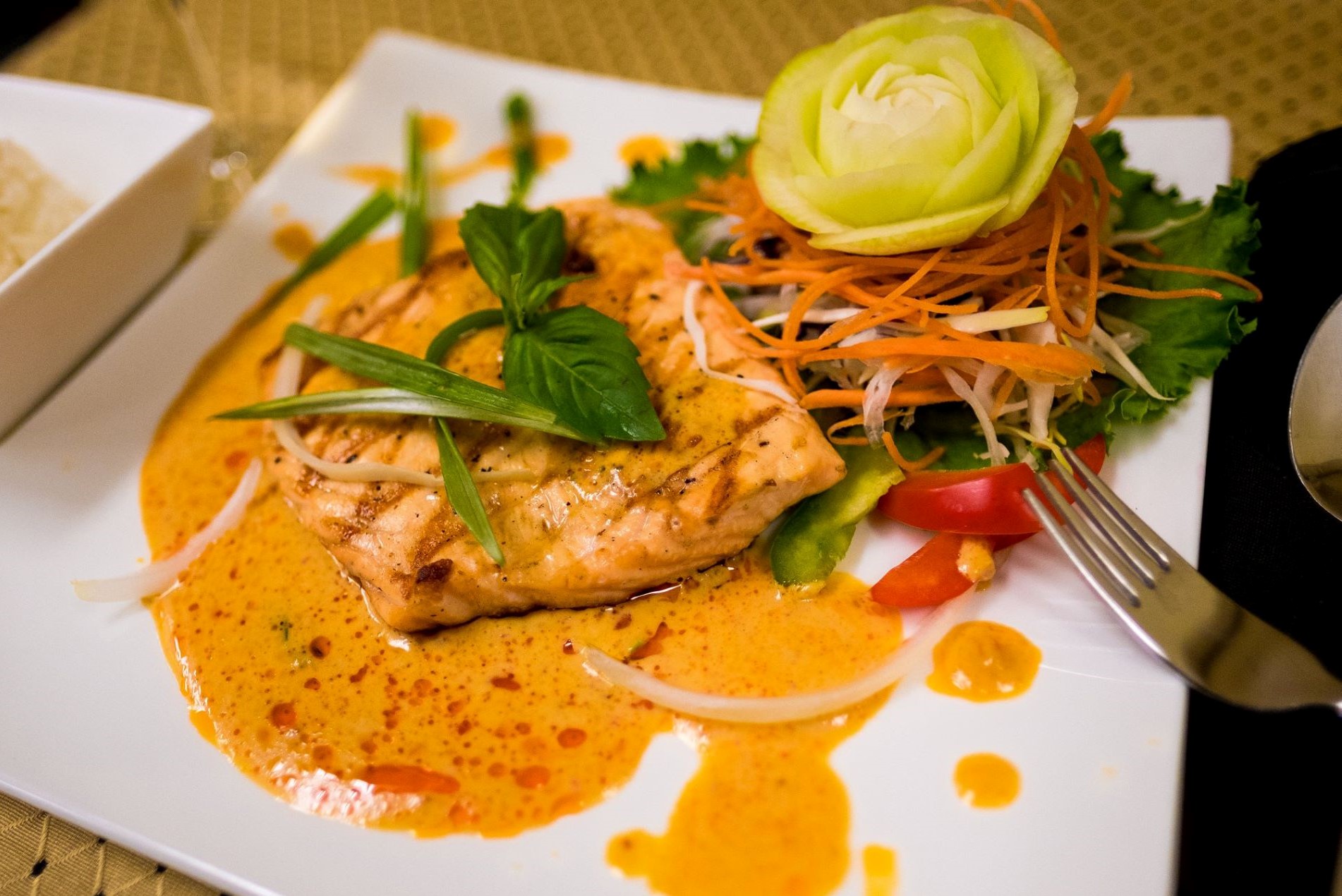 Order Bangkok Salmon food online from @Bangkok Thai Express store, Carpentersville on bringmethat.com