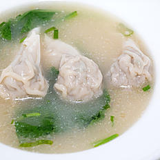Order Wonton Soup Pint 小馄饨汤 food online from Jin's Fine Asian Cuisine store, Brookline on bringmethat.com