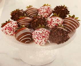 Order Chocolate Chip Hand Dipped Strawberries food online from Gluten Free All Day store, Pittsburgh on bringmethat.com