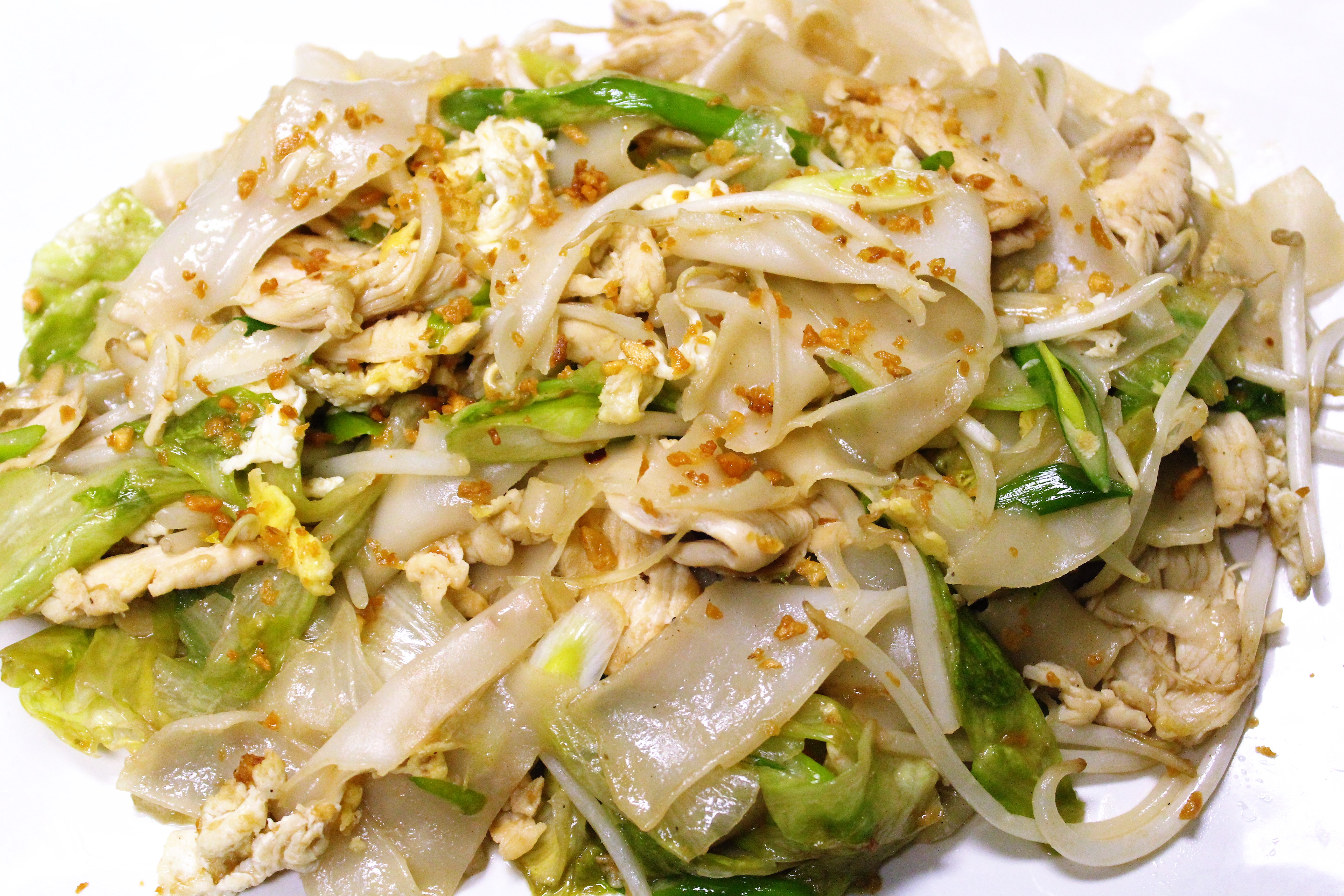 Order Kai Qua Noodle food online from Cafe De Thai & Sushi store, Oceanside on bringmethat.com