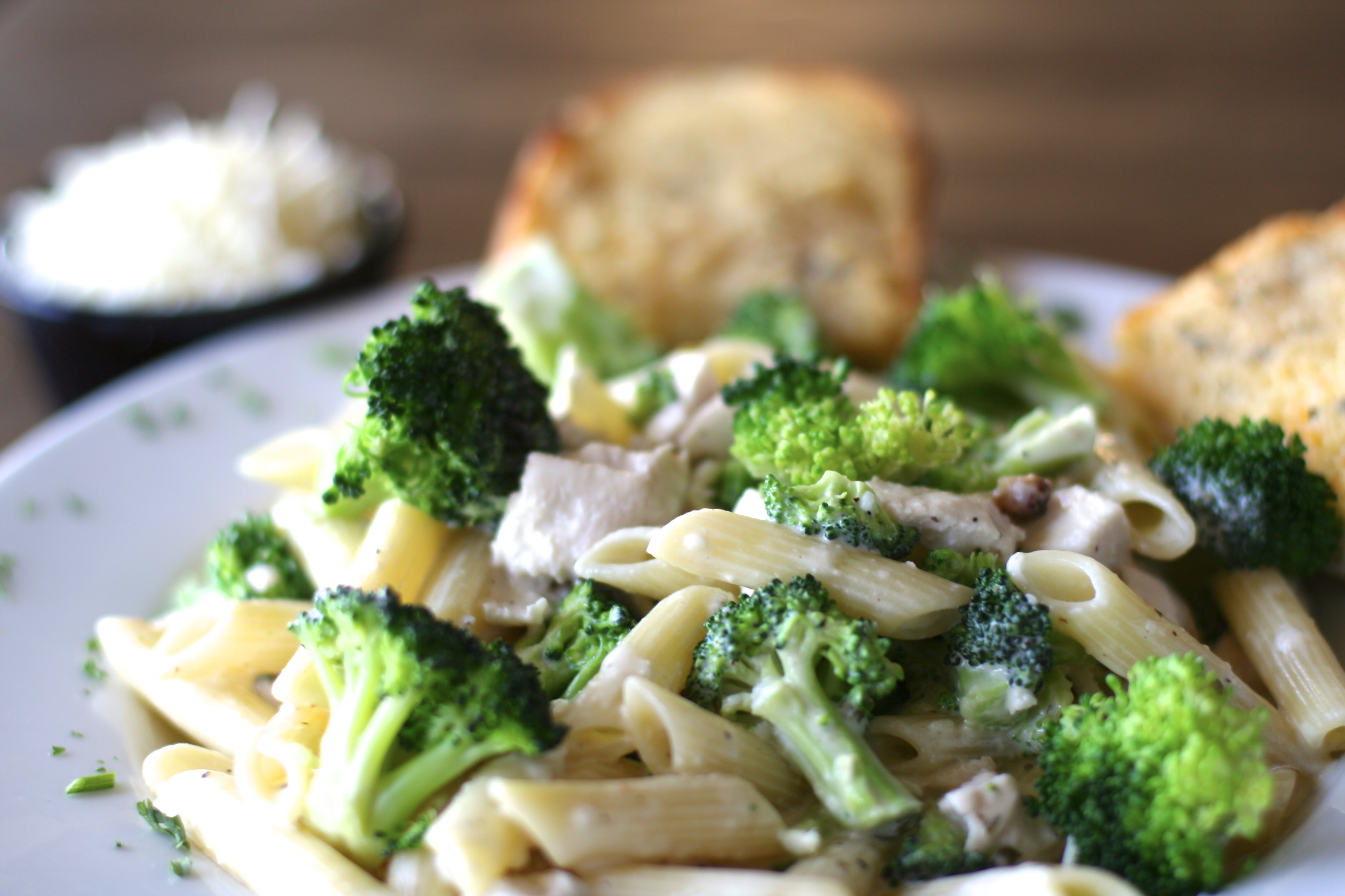 Order Chicken and Broccoli Pasta food online from Selma Chicago Pizzeria store, Ladera Ranch on bringmethat.com