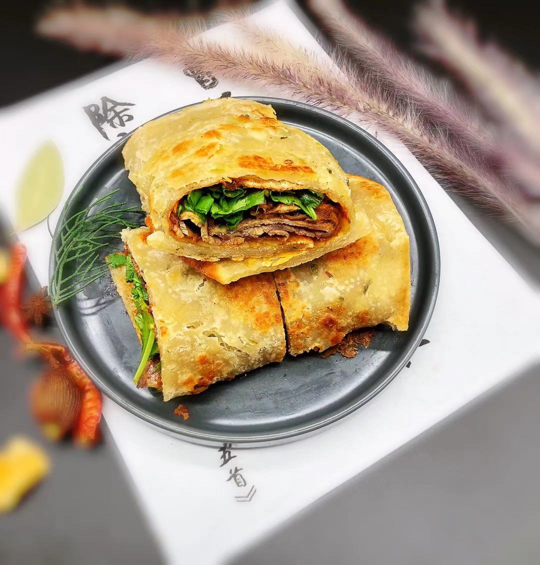 Order 牛肉卷饼  Pan cake wrap w/beef  food online from Fashion Wok store, Foster City on bringmethat.com