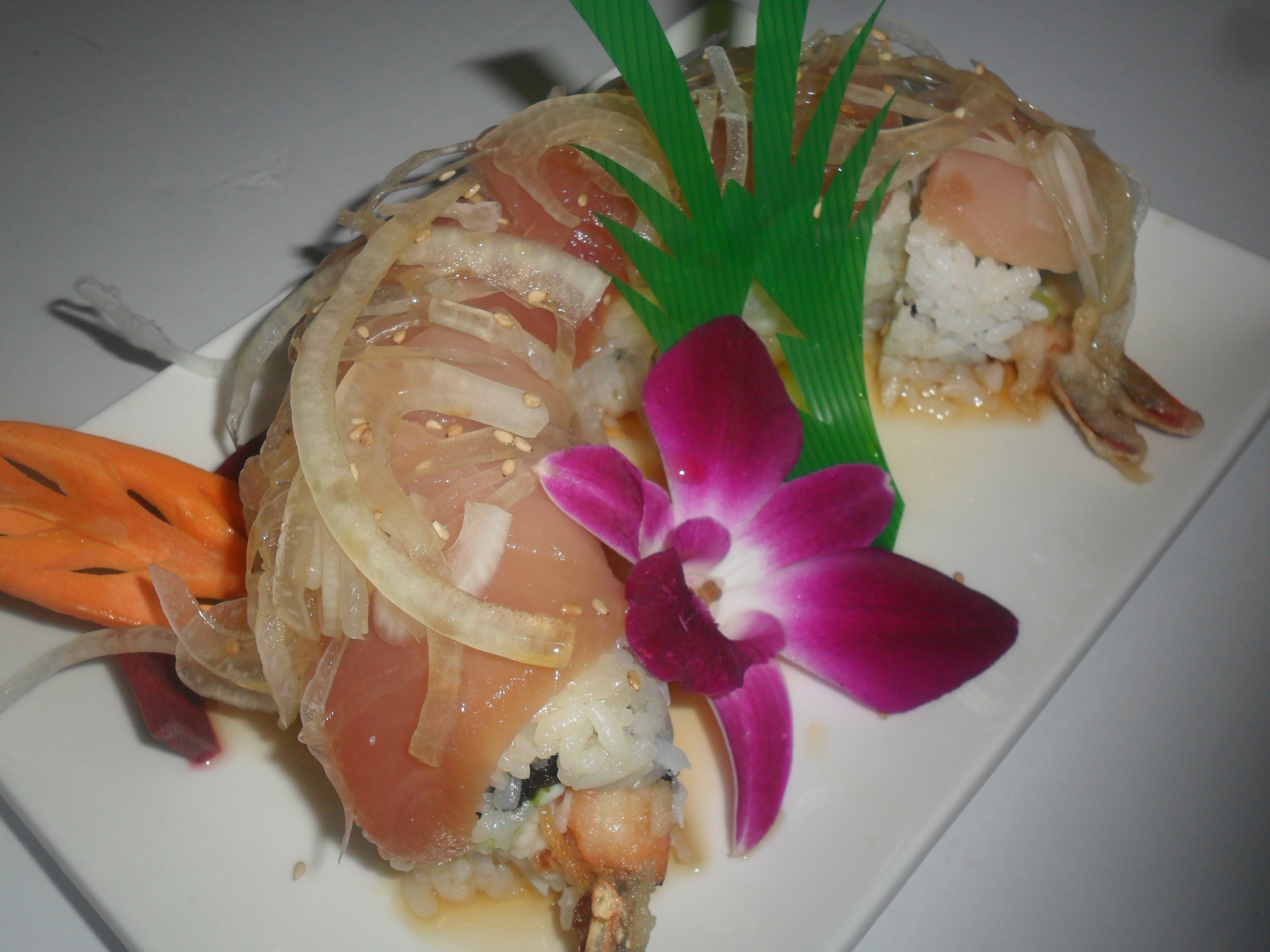 Order Albacore Lover's Roll food online from Ken of Japan store, Simi Valley on bringmethat.com