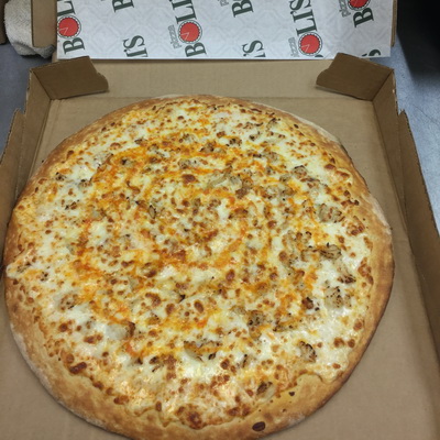 Order Buffalo Chicken Pizza food online from Pizza Boli's store, Parkville on bringmethat.com