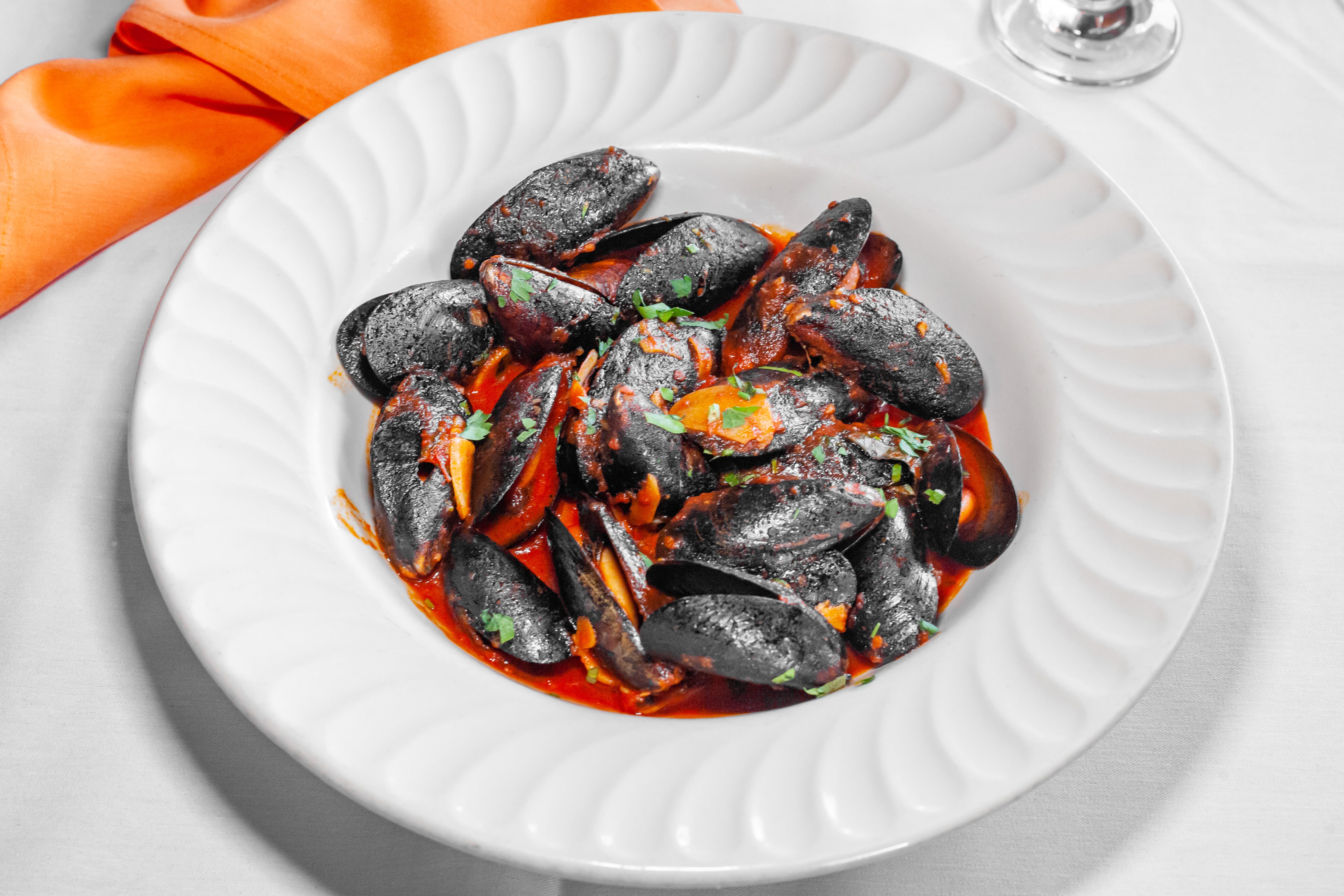 Order Mussels - Appetizer food online from Sapore Woodfire Pizza & Restaurant store, Ventnor City on bringmethat.com