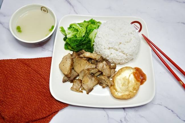Order 炸蛋叉烧盖浇饭 / Deep-fried Egg & BBQ Pork Over Rice food online from Classic Guilin Rice Noodles store, San Mateo on bringmethat.com