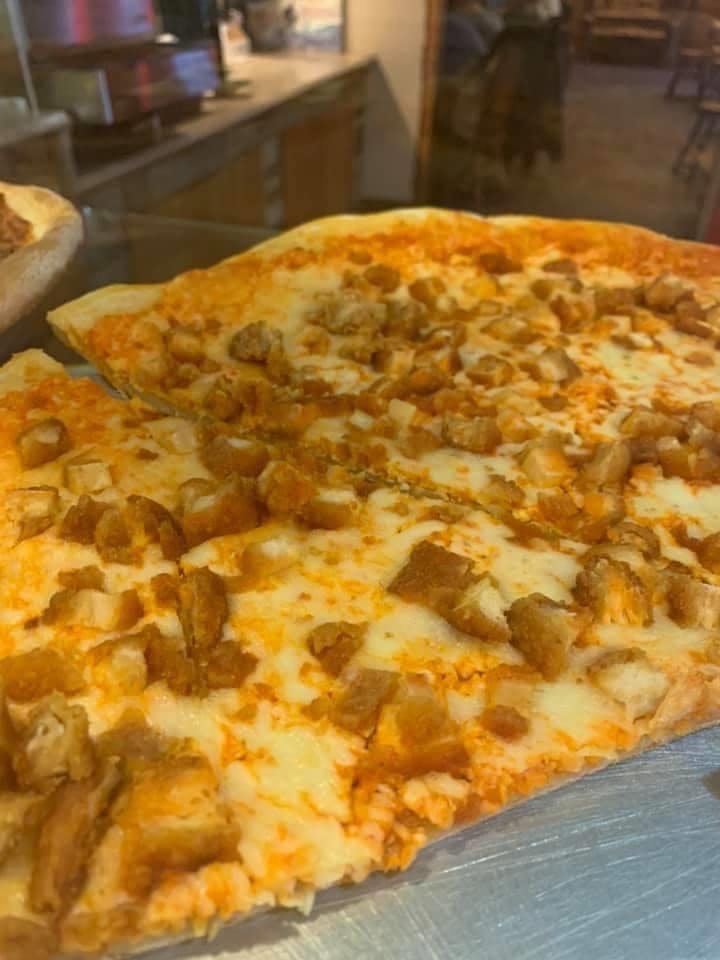 Order Buffalo Chicken Pizza - Large 16'' food online from Verona Pizza House store, Lehighton on bringmethat.com