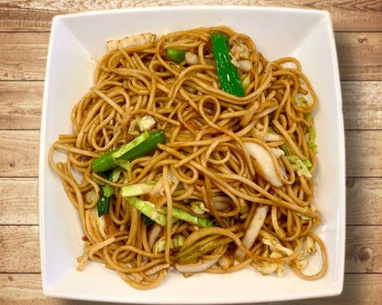 Order Vegetable Lo Mein food online from Chard Asian Grill store, Tempe on bringmethat.com