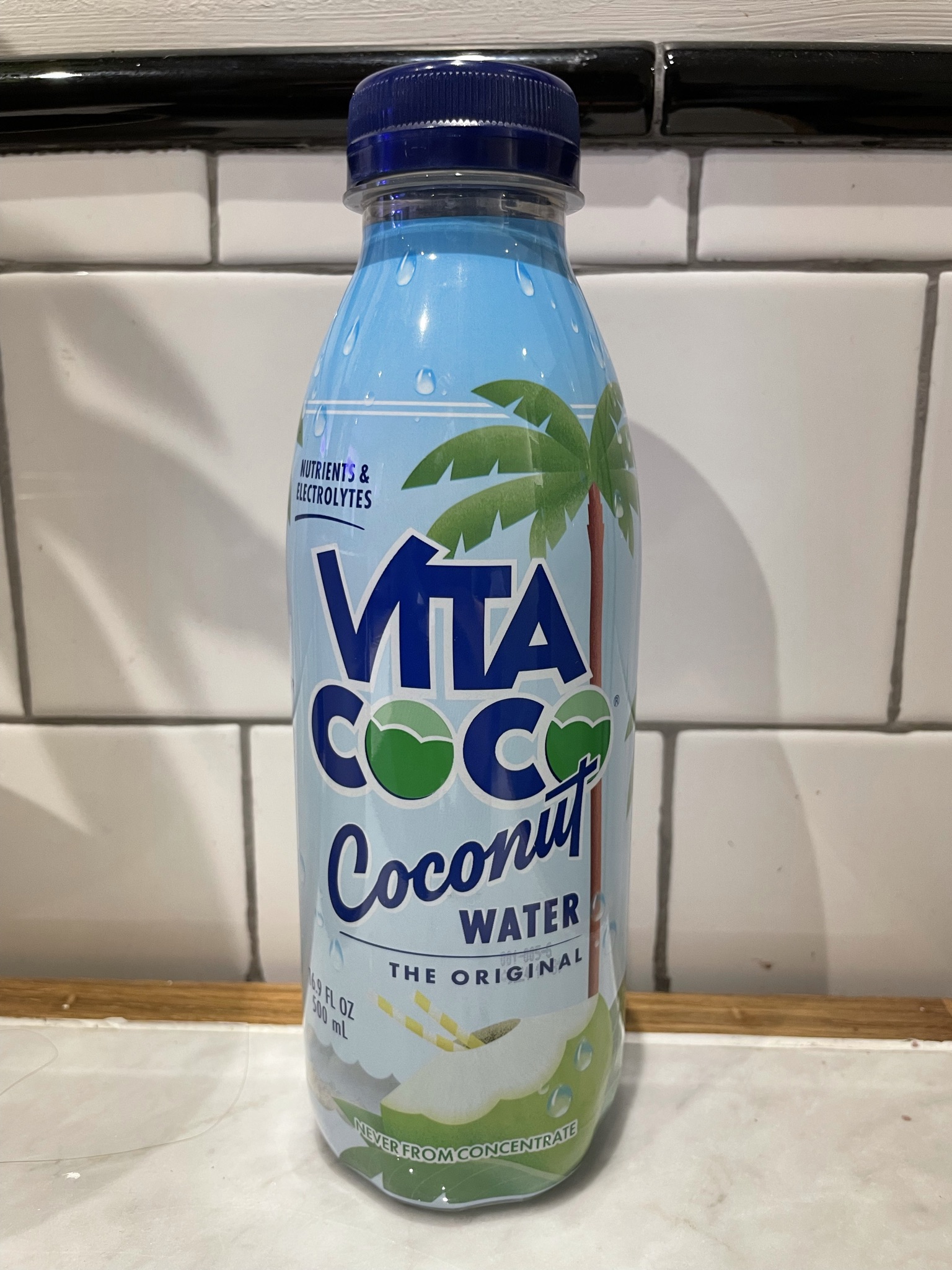 Order Coconut Water (500 ml) food online from Oakberry Aaí Bowls & Smoothies store, New York on bringmethat.com
