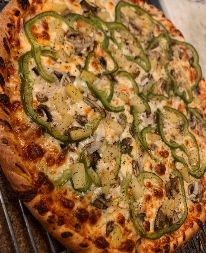 Order Veggie Pizza food online from JJ Twigs Pizza Pub store, Palatine on bringmethat.com