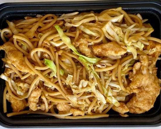 Order Chicken Chow Mein food online from Little Chef Chinese Takeout @Aztec Food Hub store, San Diego on bringmethat.com