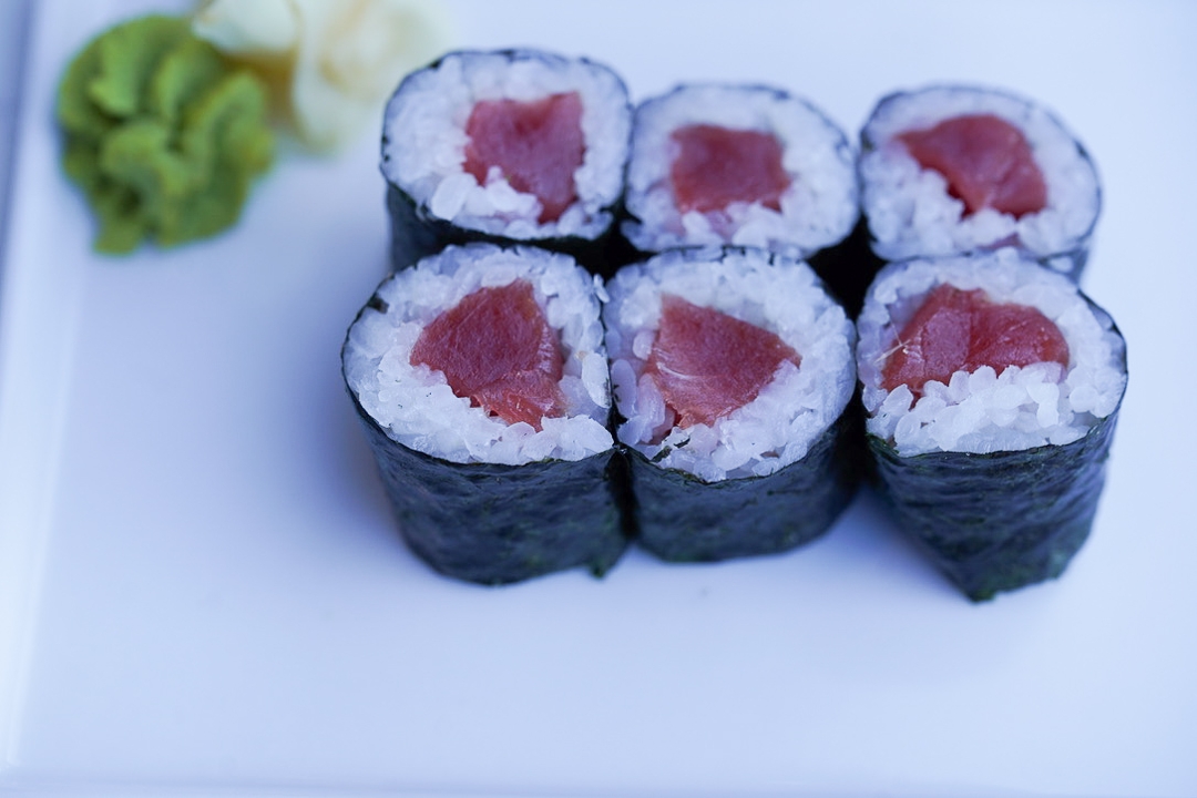 Order Tuna Roll food online from Blofish store, Boulder on bringmethat.com