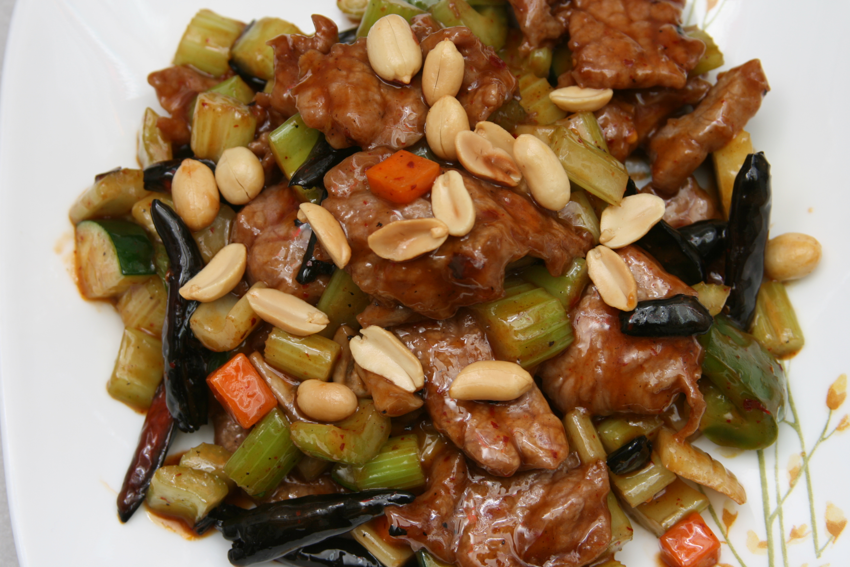 Order Kung Pao Beef food online from Hong KONG Express store, Chicago on bringmethat.com