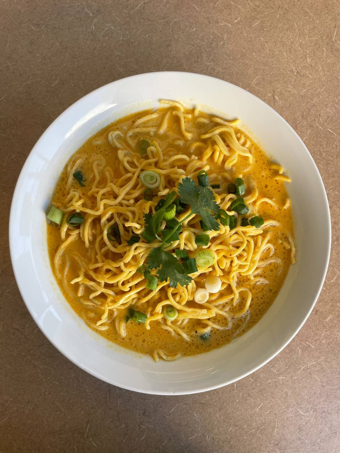 Order 24. Yellow Curry Noodle food online from Malee Thai Cuisine store, Carson on bringmethat.com