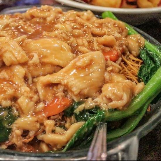 Order Chicken Chow Mein / 雞球炒麵 food online from Sam Woo Barbeque store, Alhambra on bringmethat.com