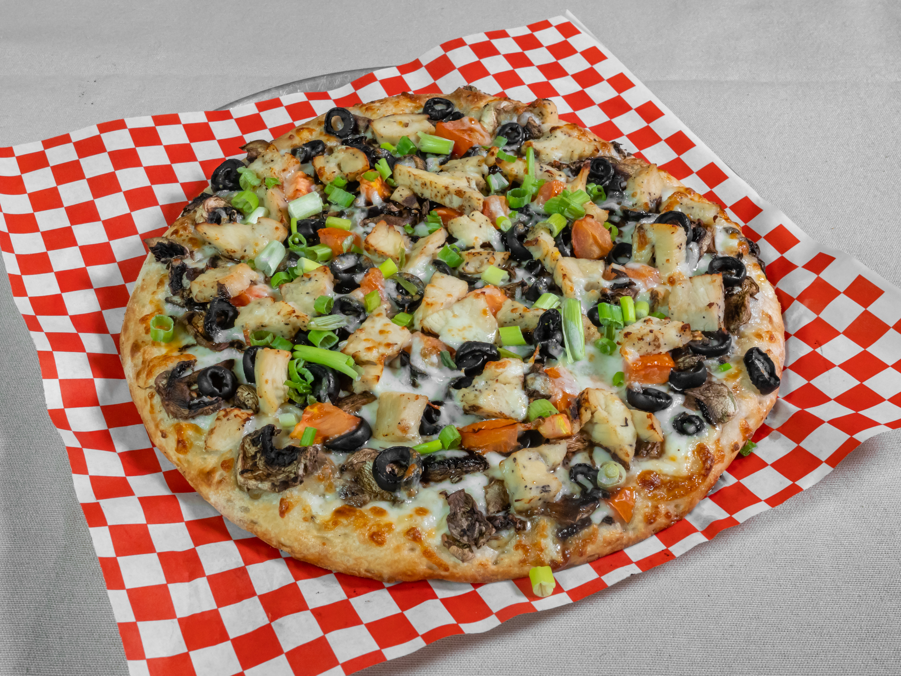 Order Jack's Garlic Chicken Pizza food online from Epic Pizza store, Modesto on bringmethat.com