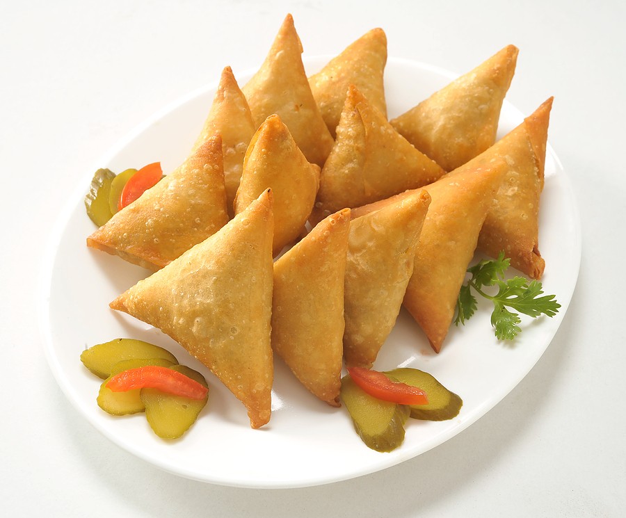 Order 4 Piece Vegetarian Samosa food online from Salam store, Chicago on bringmethat.com