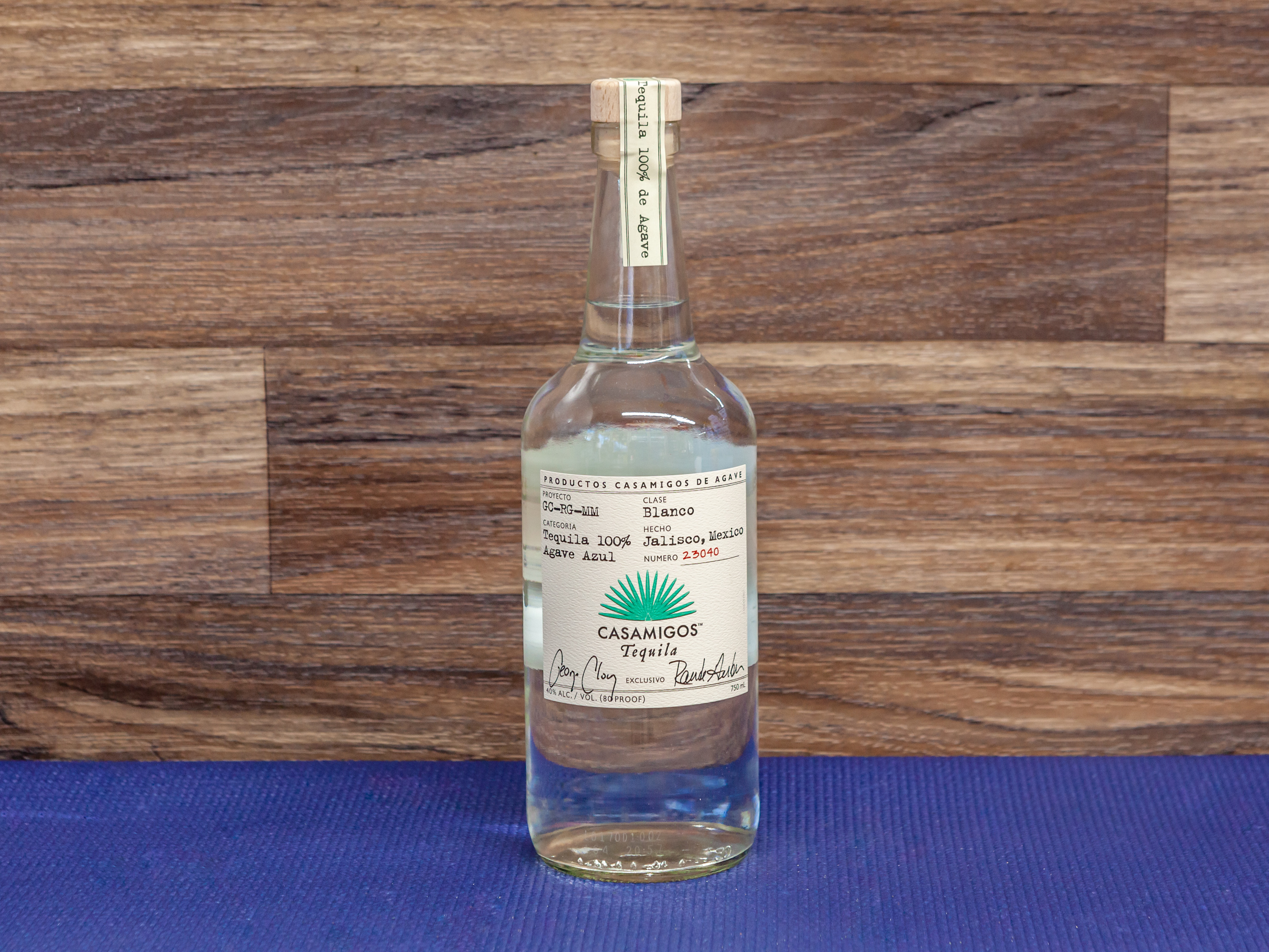 Order Casamigos Blanco, 750 ml. Tequila, 40.0% ABV food online from Day & Night Liquor & Market store, Venice on bringmethat.com