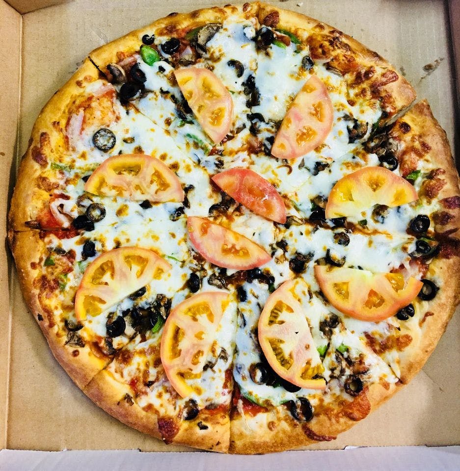 Order Veggie Pizza - Medium 12" food online from Napoli's Pizza store, Anchorage on bringmethat.com