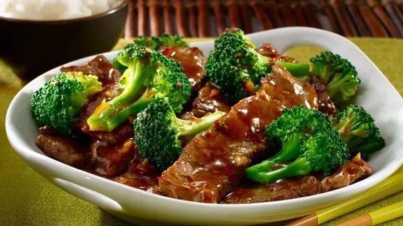 Order 118. Beef with Broccoli芥兰牛 food online from Crystal Jade Chinese Restaurant  store, Saint Paul on bringmethat.com